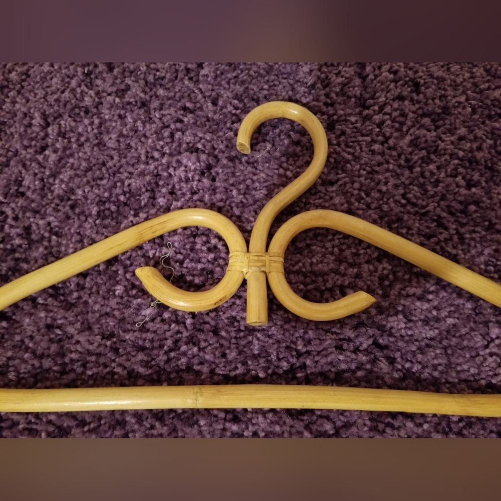 Vintage from the 80's)...Wooden Hangers - Picture 5 of 6